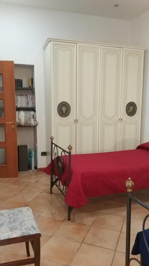 Camere Simili A Ostello Solo Per Uomini - Hostel-Like Rooms Only For Man ตารันโต ภายนอก รูปภาพ