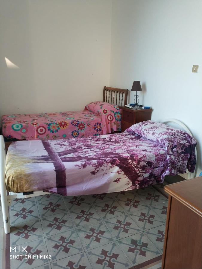 Camere Simili A Ostello Solo Per Uomini - Hostel-Like Rooms Only For Man ตารันโต ภายนอก รูปภาพ